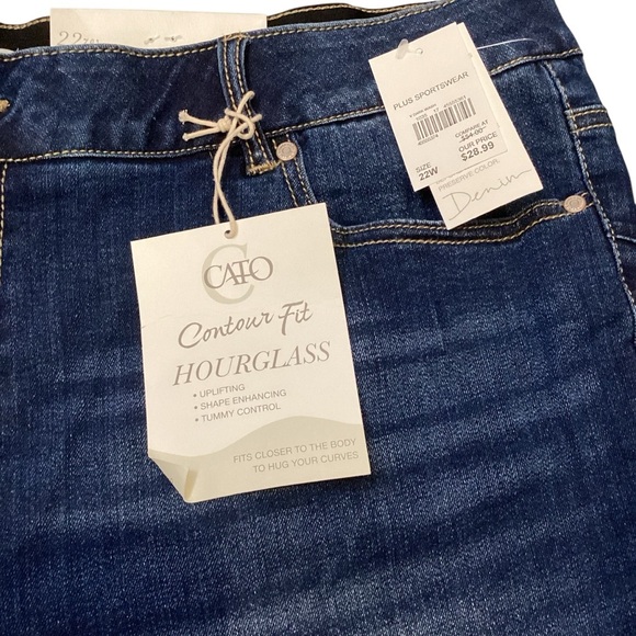 NWT CATO Women’s Contour Fit Hourglass Hi Rise Denim Shorts 22W 4.5” Stretchy - Picture 3 of 12